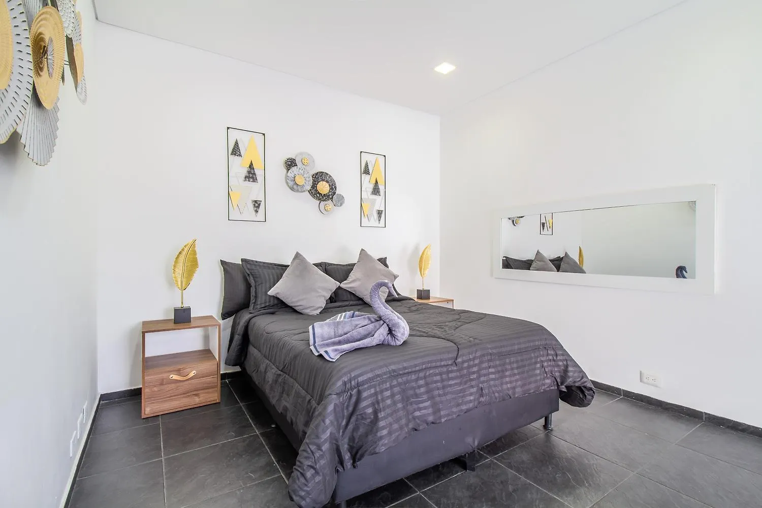 6 Bedroom And Jacuzzi 1 Block From Lleras P6 麦德林