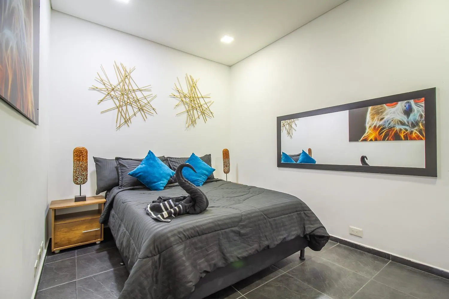 6 Bedroom And Jacuzzi 1 Block From Lleras P6 麦德林 公寓