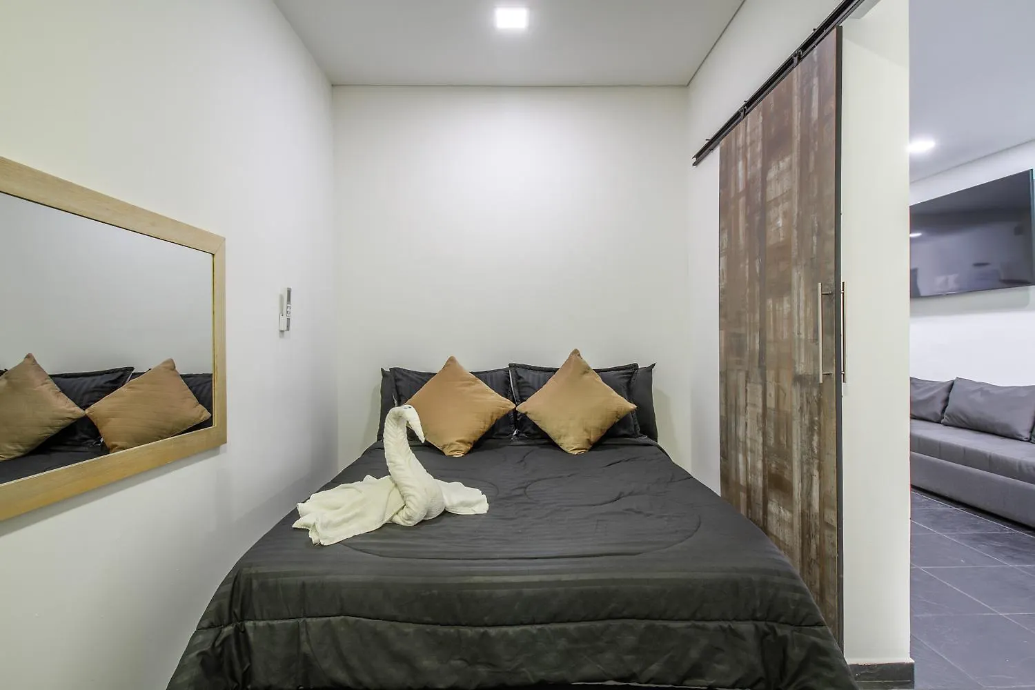 公寓 6 Bedroom And Jacuzzi 1 Block From Lleras P6 麦德林