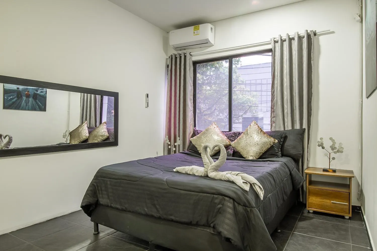 6 Bedroom And Jacuzzi 1 Block From Lleras P6 麦德林 哥伦比亚