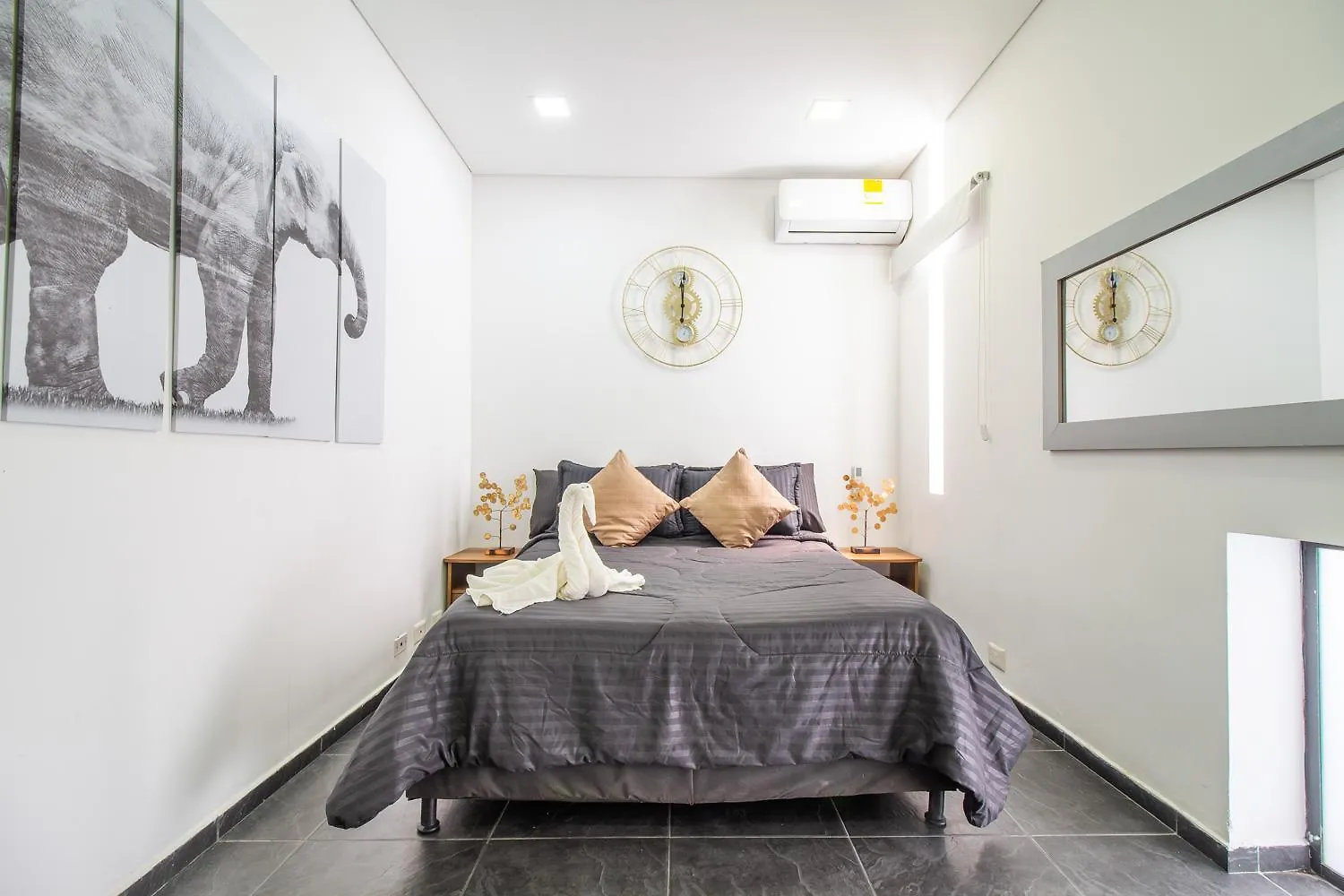 6 Bedroom And Jacuzzi 1 Block From Lleras P6 麦德林
