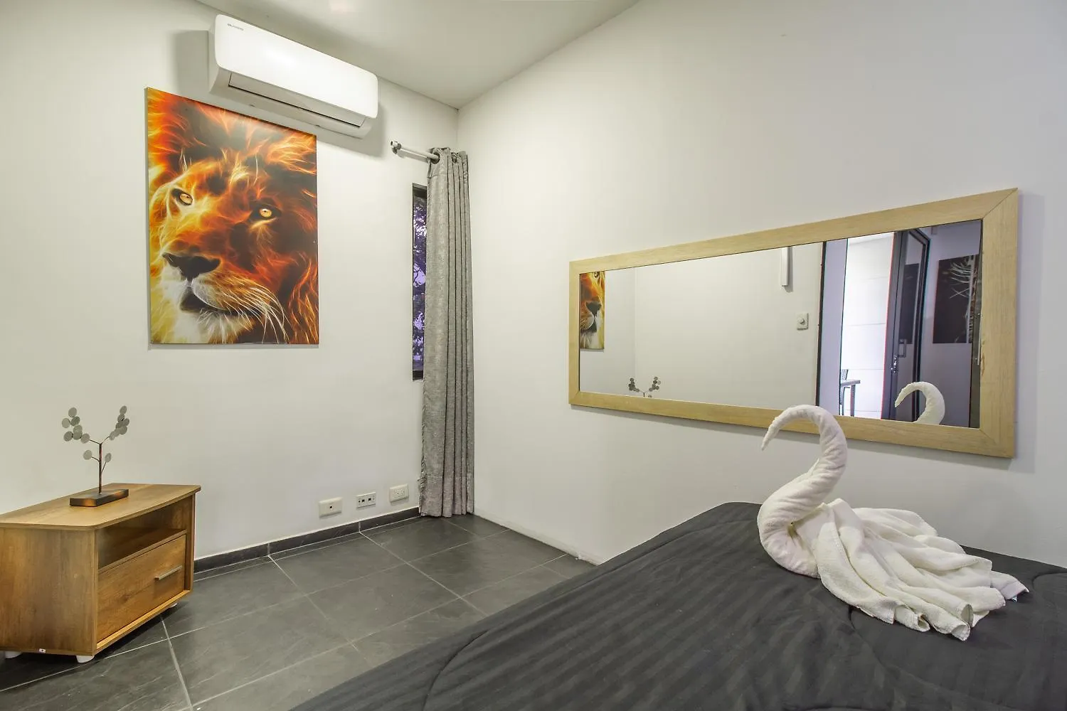 아파트 6 Bedroom And Jacuzzi 1 Block From Lleras P6 메딜린