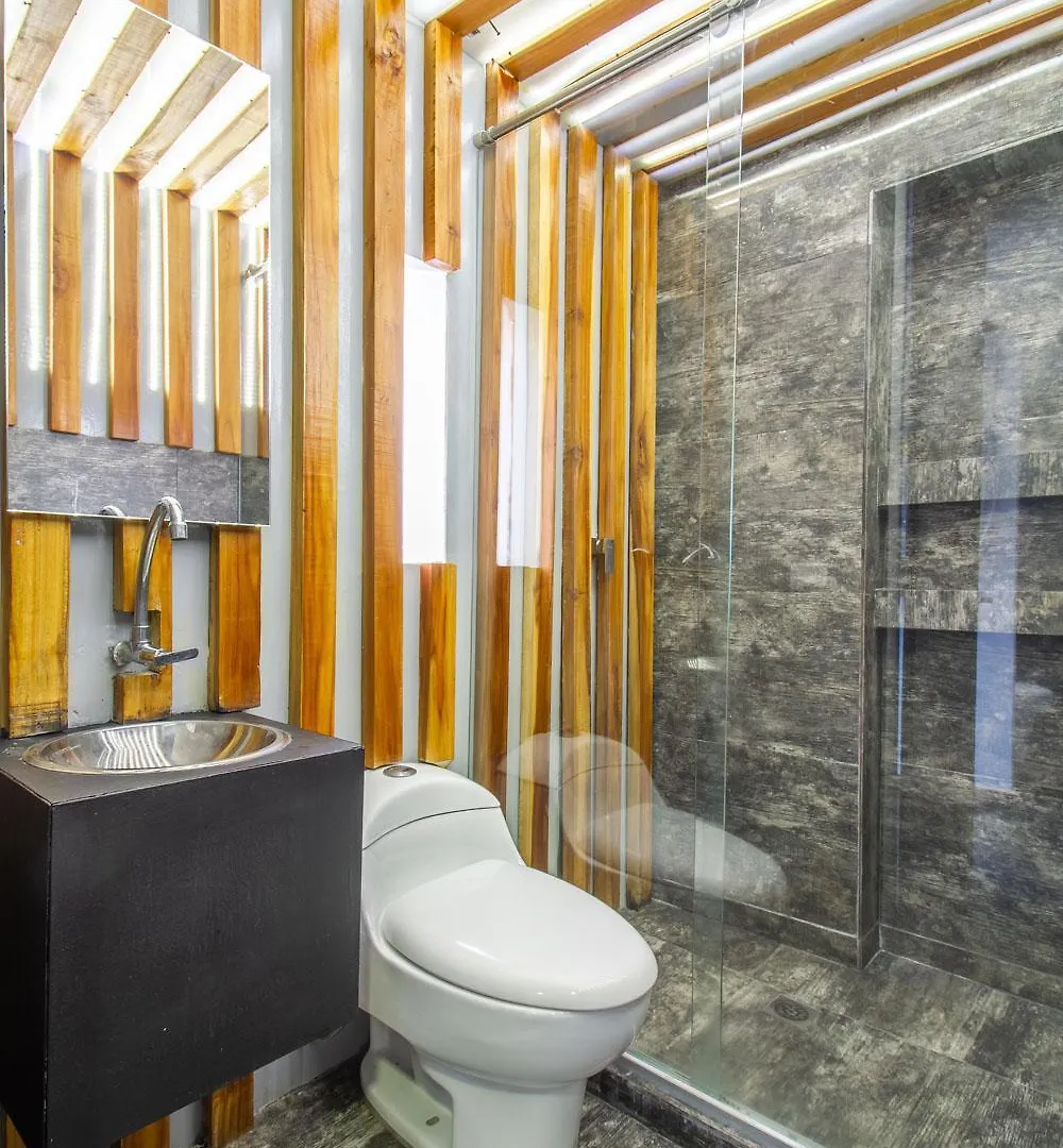 6 Bedroom And Jacuzzi 1 Block From Lleras P6 麦德林 0*,